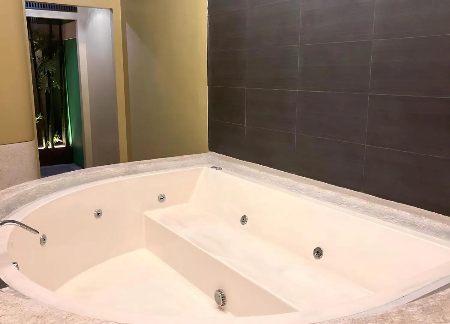 Affordable Staycation Airbnb Bgc Makati City 5*,  Philippines