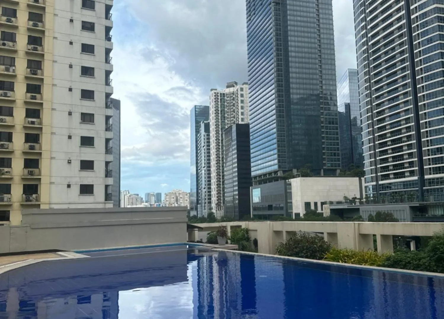 Affordable Staycation Airbnb Bgc Makati City 5*,