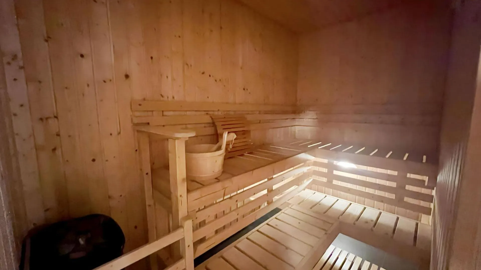 Affordable Staycation Airbnb Bgc マカティ 5*,